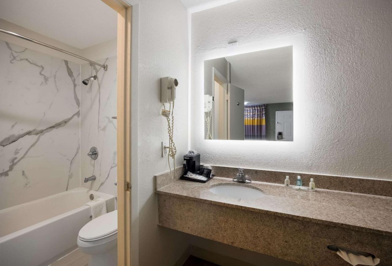 Quality Inn Tallahassee Near University Εξωτερικό φωτογραφία